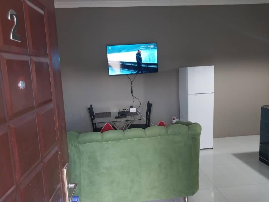 Emmrose Apartments Chingola Esterno foto