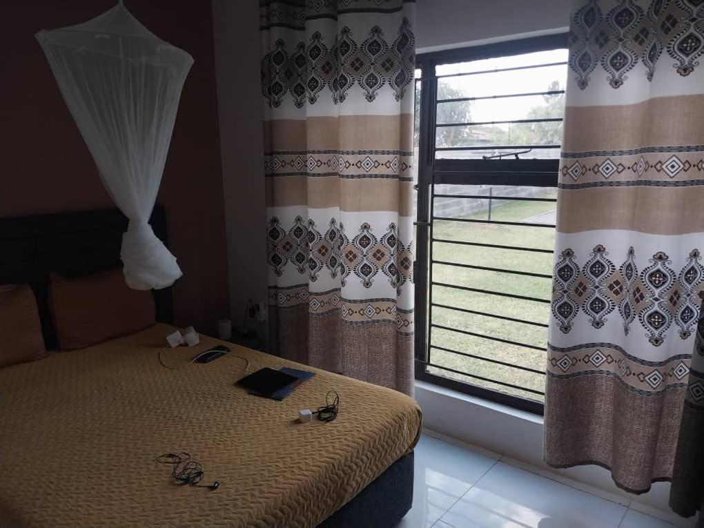 Emmrose Apartments Chingola Esterno foto